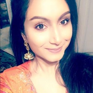 Meet your Posher, Roohi